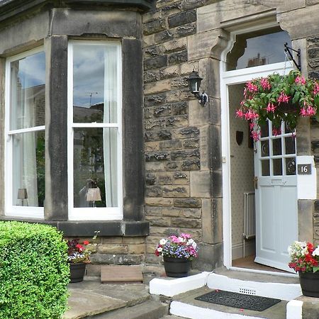 16 Franklin Bijou Boutique Bed & Breakfast Harrogate Exterior photo