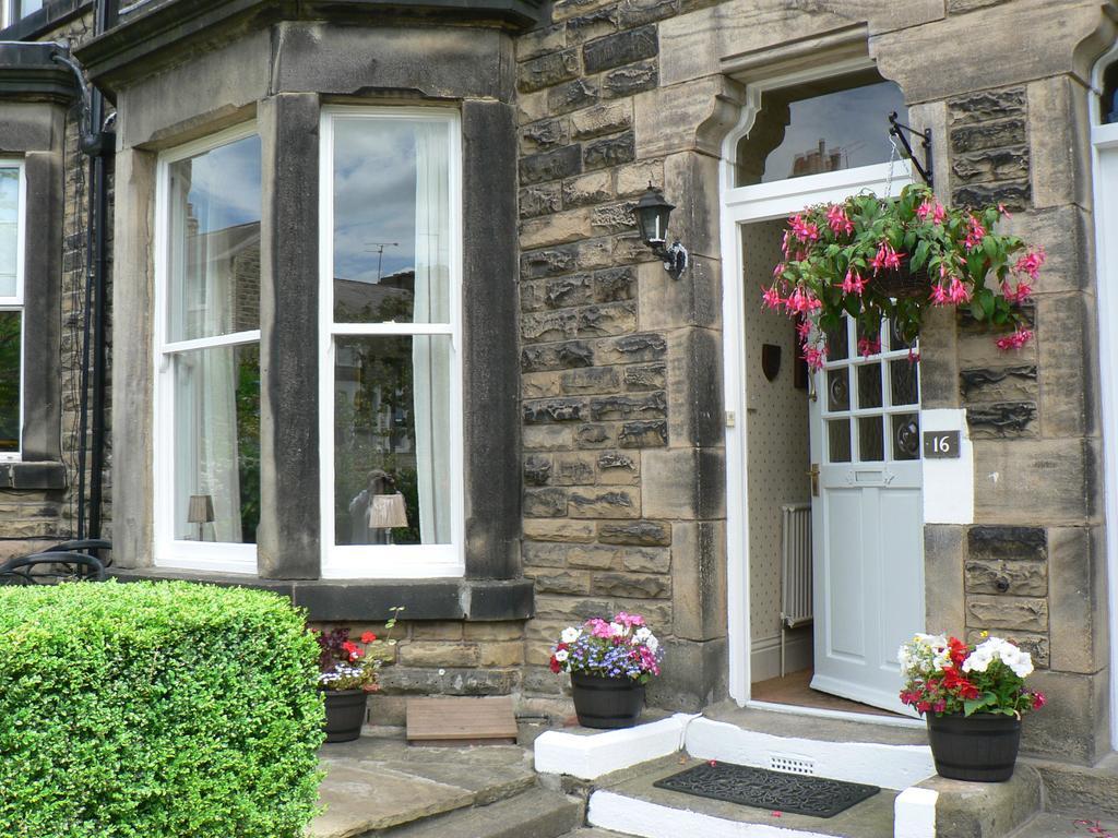 16 Franklin Bijou Boutique Bed & Breakfast Harrogate Exterior photo
