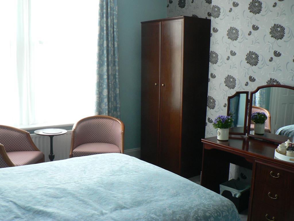 16 Franklin Bijou Boutique Bed & Breakfast Harrogate Room photo